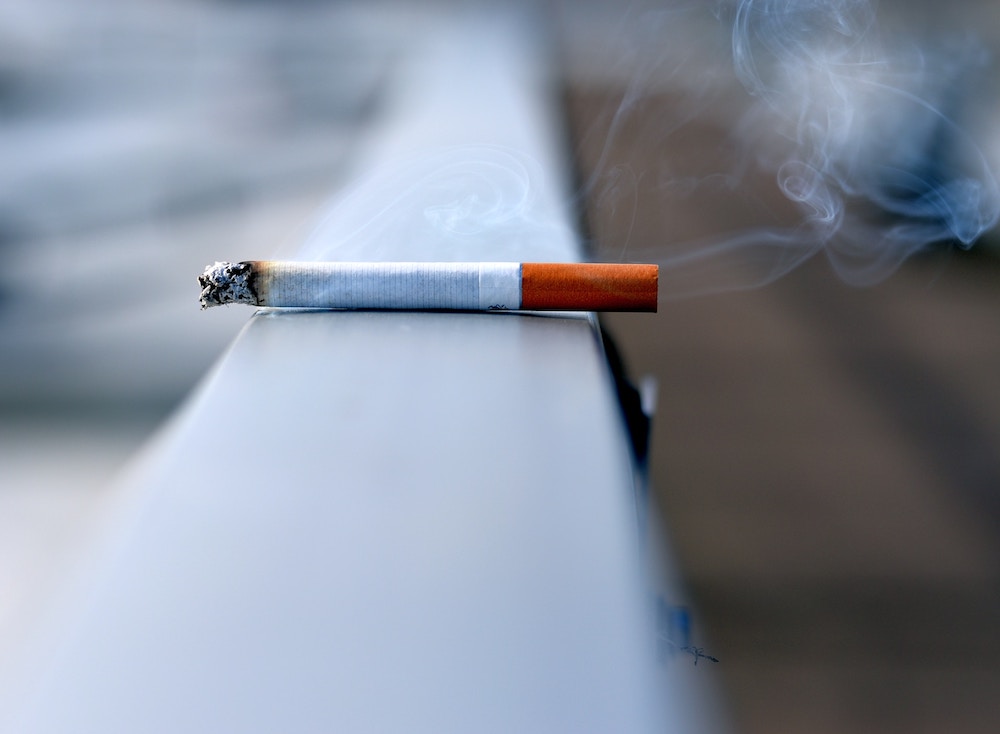 Mio Figlio di 14 Anni Puzza di Fumo: Come Affrontare la Situazione e Prevenire il Tabagismo Giovanile