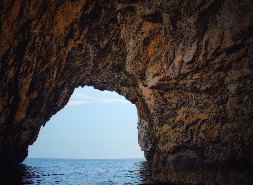 La Magia della Grotta Azzurra a Capri: Un Viaggio Indimenticabile nel Cuore del Mare