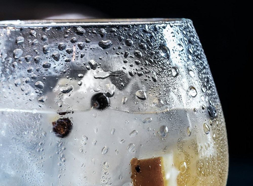 Posso bere l'acqua tonica in gravidanza?